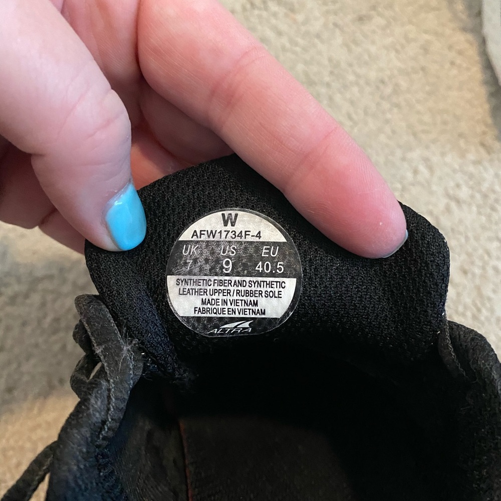 One ALTRA Zero Running Shoe